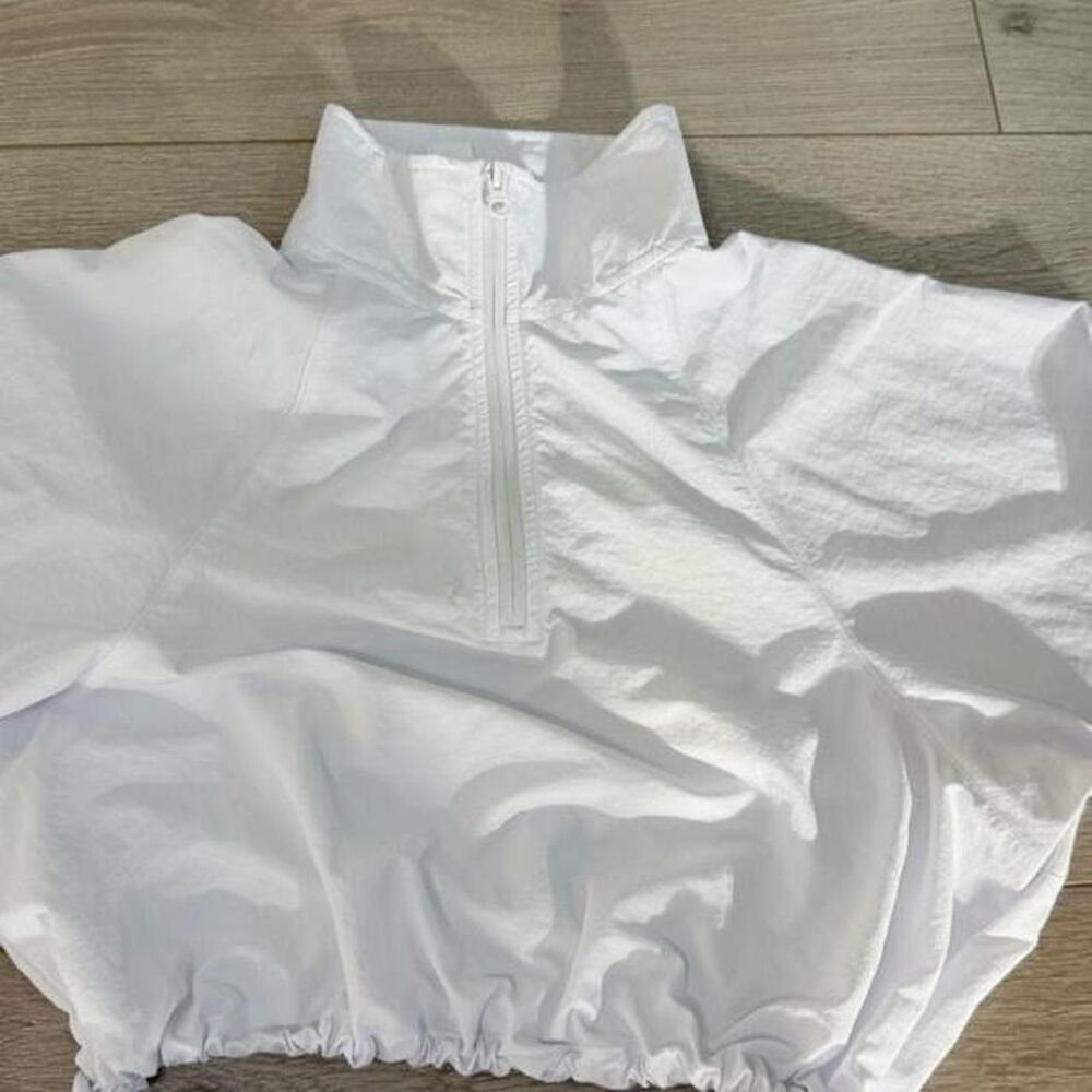 Alo Yoga Alumni White Pullover Top size XS NWOT.